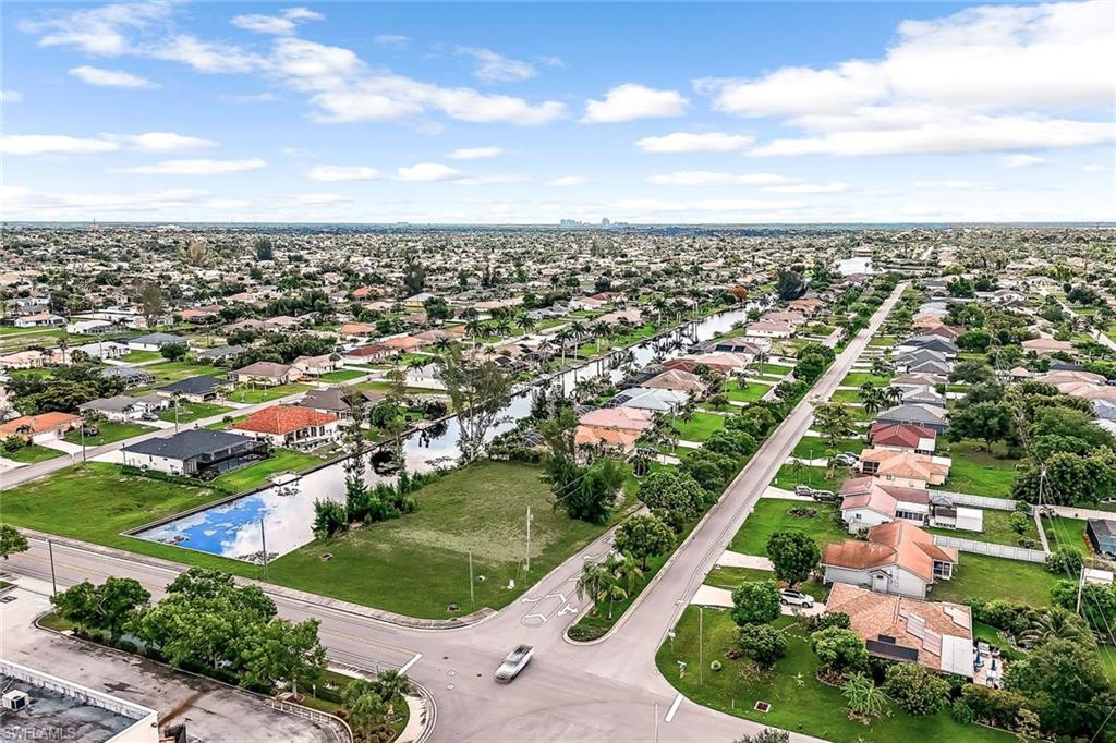 CAPE CORAL - Land