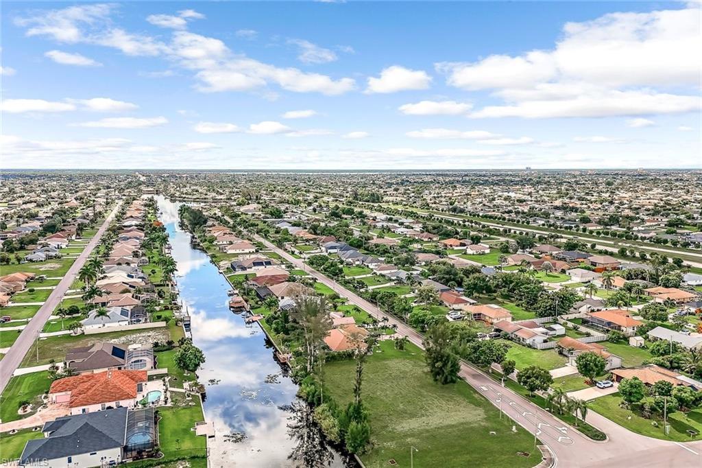 CAPE CORAL - Land