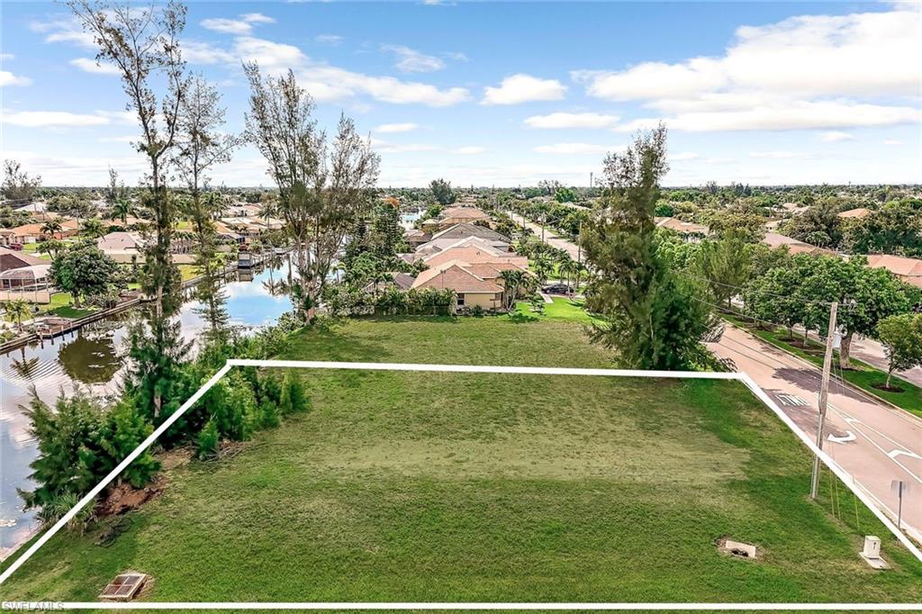 CAPE CORAL - Land