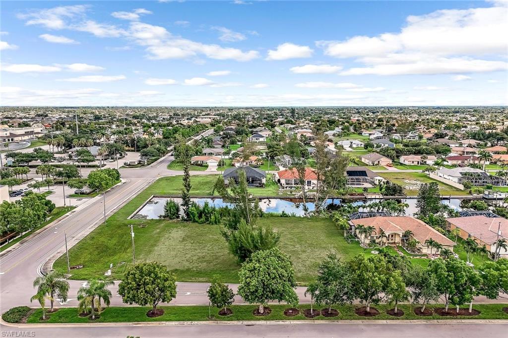 CAPE CORAL - Land