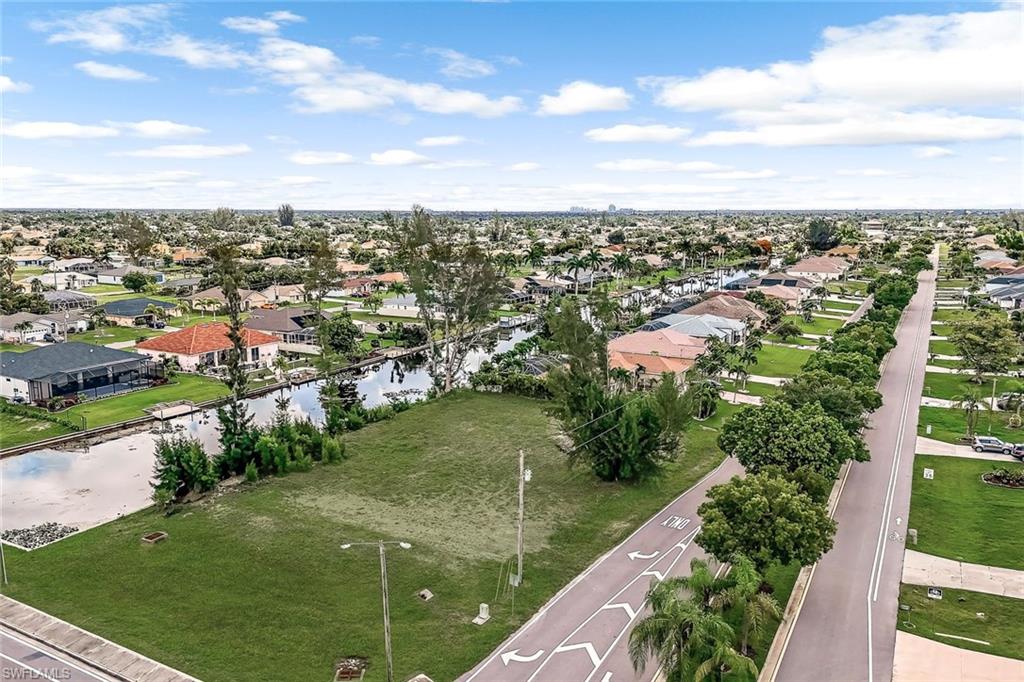 CAPE CORAL - Land