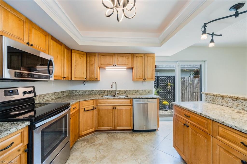 NAPLES PARK - Residential