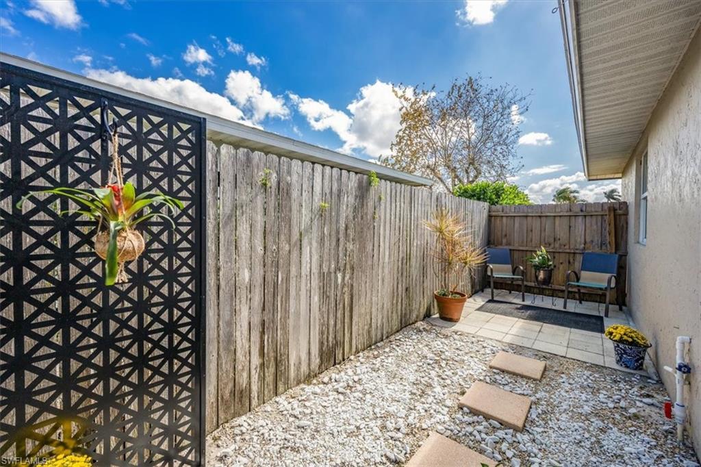 NAPLES PARK - Residential