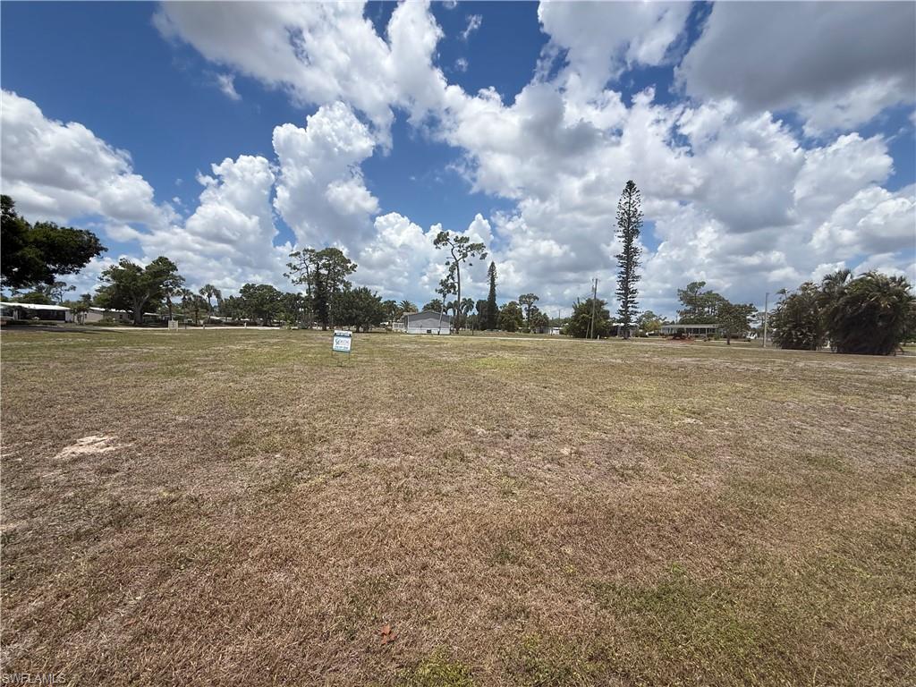 LAKE FAIRWAYS COUNTY CLUB - Land