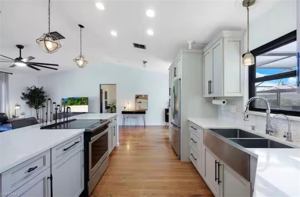 CAPE CORAL - Residential Lease