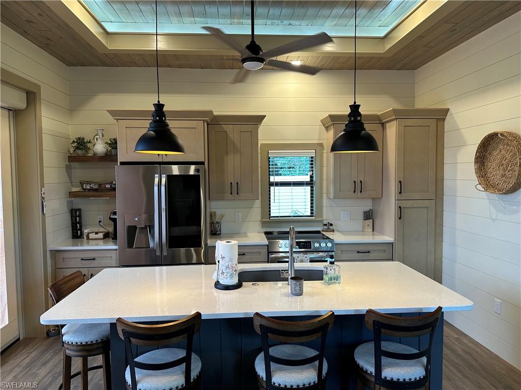 GOLDEN PALMS LUXURY MOTORCOACH RESORT - Land