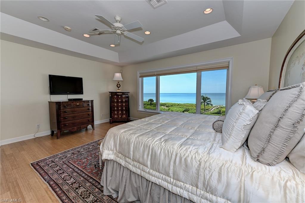 COTTAGES AT BAREFOOT - Residential