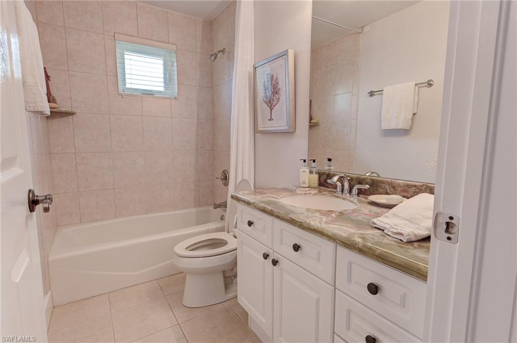 COTTAGES AT BAREFOOT - Residential