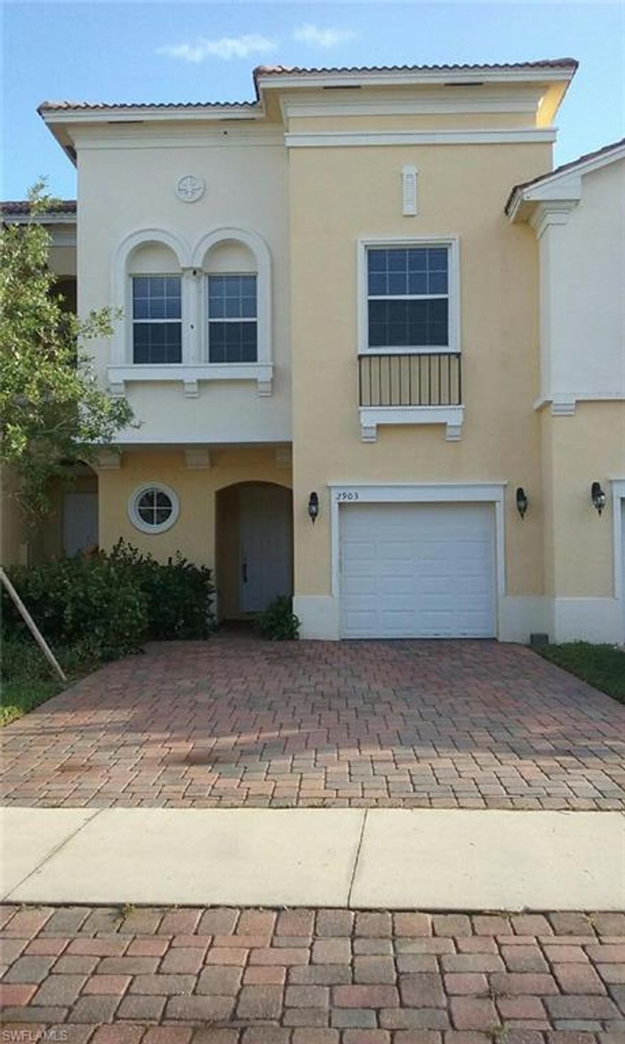 Price to sell!! Very spacious and Beautiful  3 Bedrooms, 2 1/2 Bath. New stainless steel appliances, new wood floors, new electrical and plumbing fixtures.  The drywall has been removed and has been remodeled, there is nothing wrong with this property. Falls of Portofino is centrally located west of Collier Blvd. on Vanderbilt Road only minutes from restaurants, shopping, and the beach.  Great layout with a beautiful view of a Lake featuring a Water fountain spray display. Agents please see remarks for details.