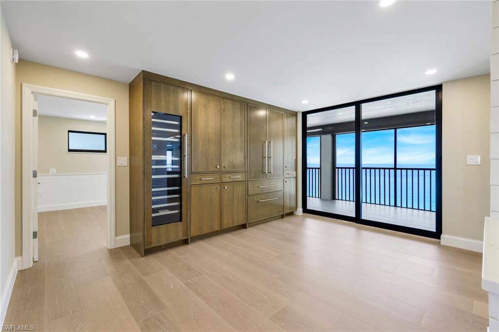 VILLAS OF VANDERBILT BEACH - Residential