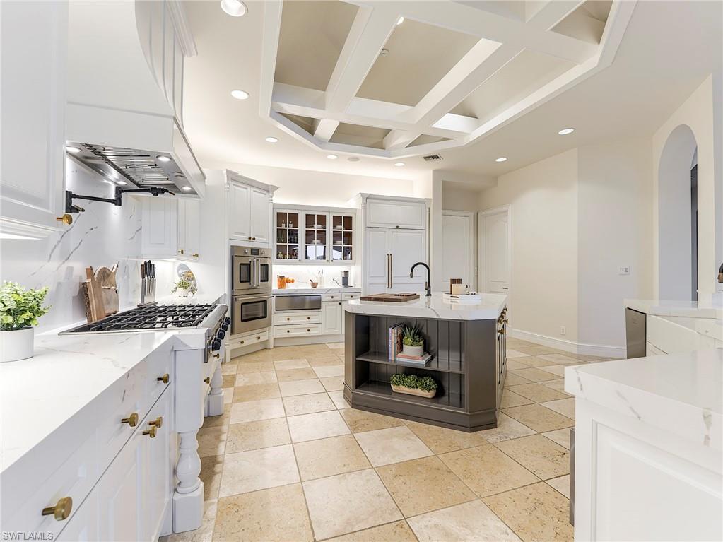 TWIN EAGLES - Residential