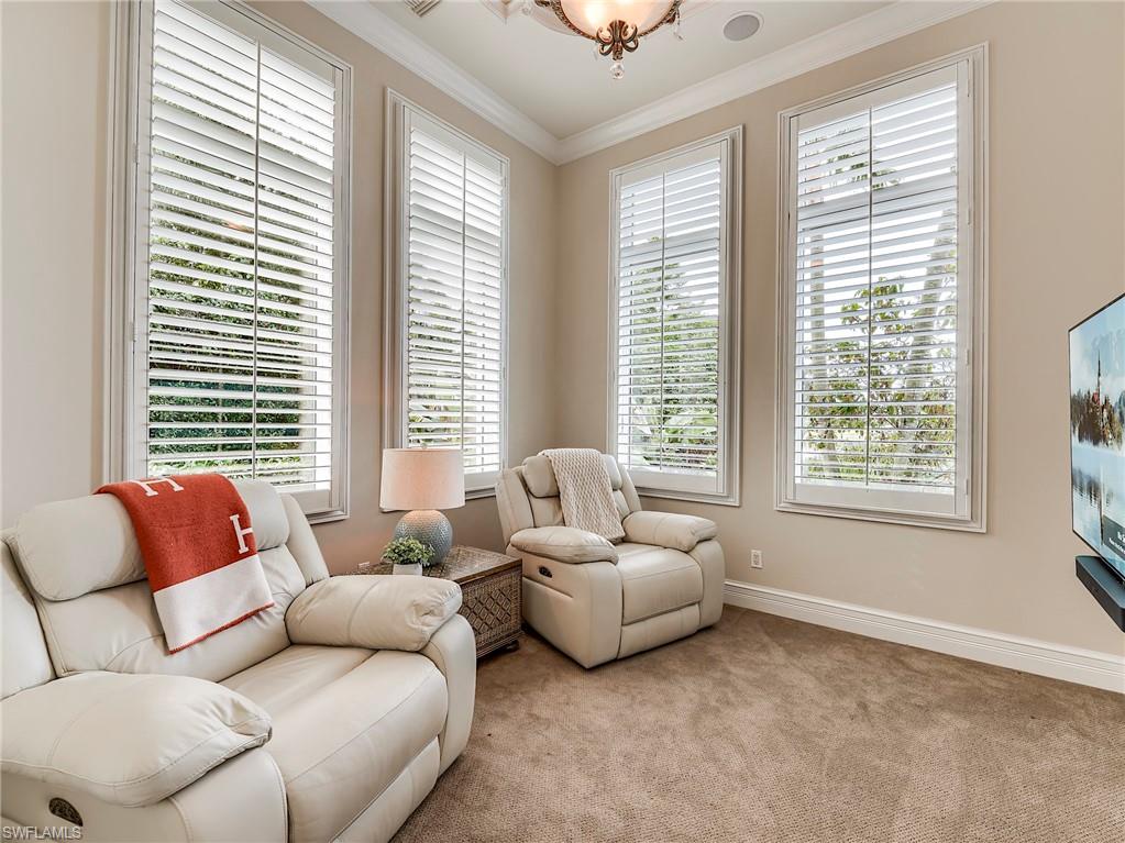 TWIN EAGLES - Residential