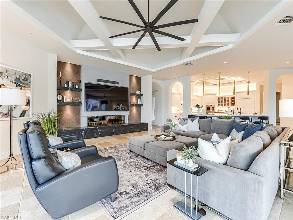 TWIN EAGLES - Residential