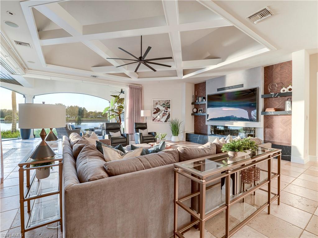 TWIN EAGLES - Residential