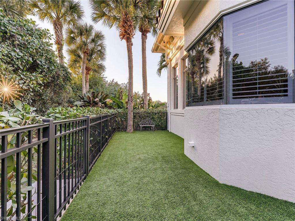 TWIN EAGLES - Residential