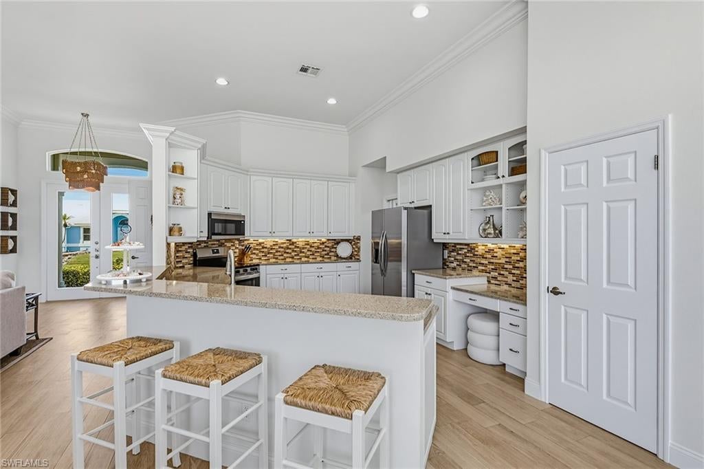 251 Seminole CT