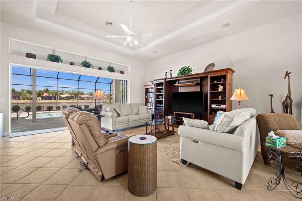 BELLE LAGO - Residential
