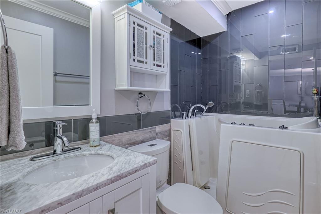 CENTRE COURT CONDO - Residential