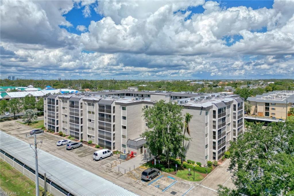 CENTRE COURT CONDO - Residential