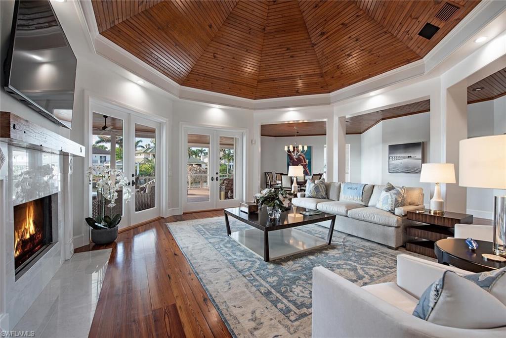 AQUALANE SHORES - Residential