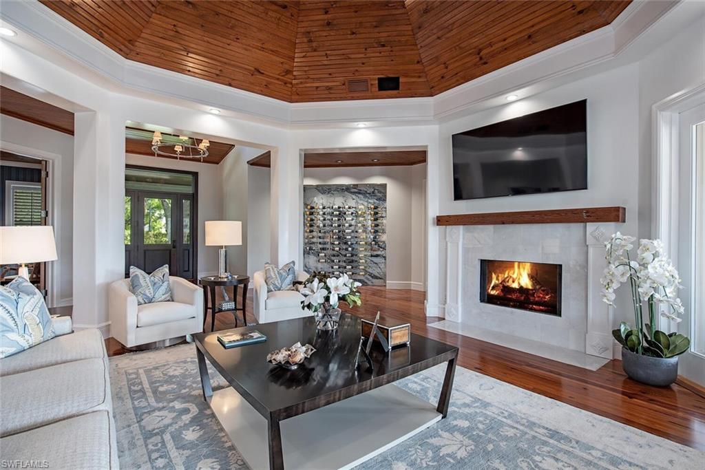 AQUALANE SHORES - Residential