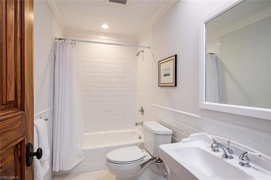 AQUALANE SHORES - Residential