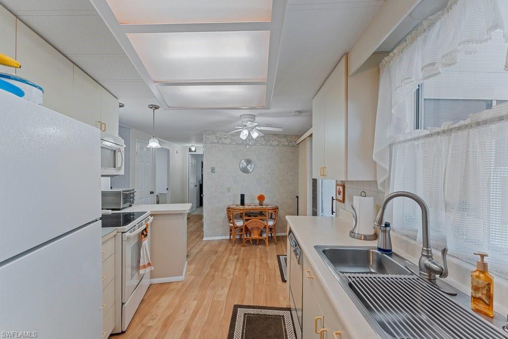 LAUREL ESTATES MOBILE HOME VIL - Residential