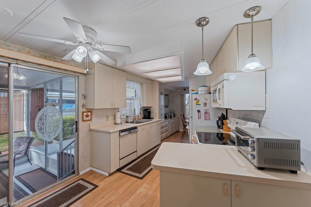 LAUREL ESTATES MOBILE HOME VIL - Residential