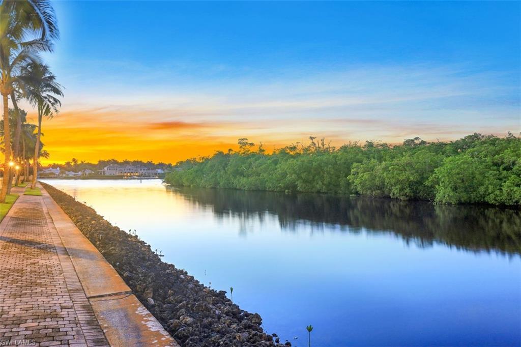 SOUTHPOINTE YACHT CLUB - Residential