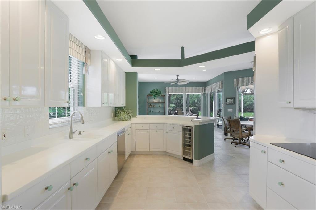 SOUTHPOINTE YACHT CLUB - Residential