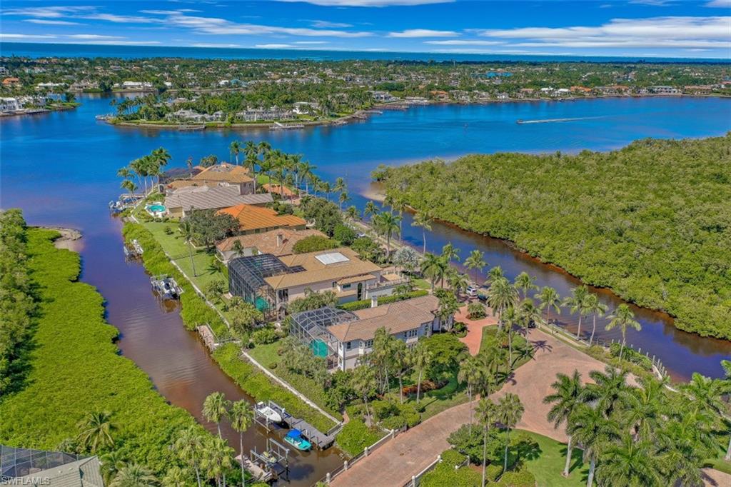 SOUTHPOINTE YACHT CLUB - Residential