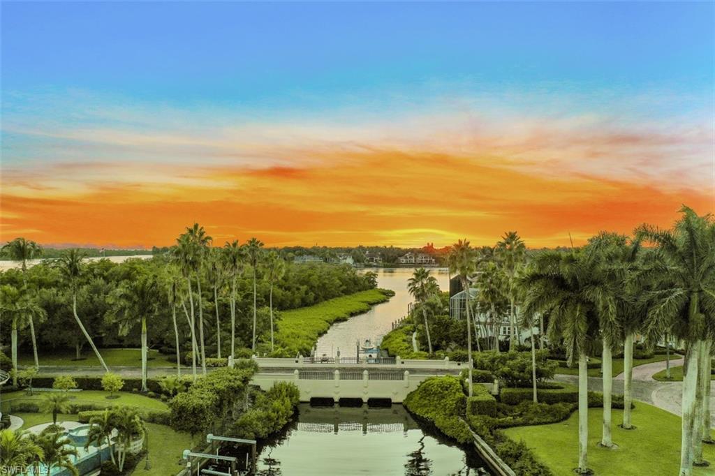 SOUTHPOINTE YACHT CLUB - Residential