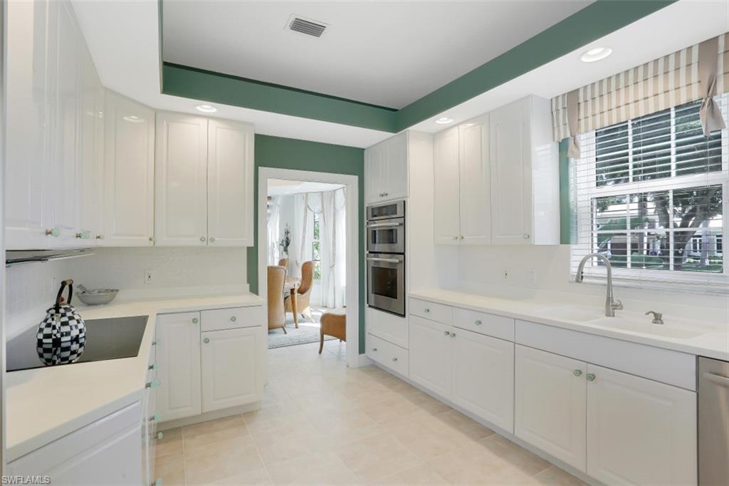 SOUTHPOINTE YACHT CLUB - Residential