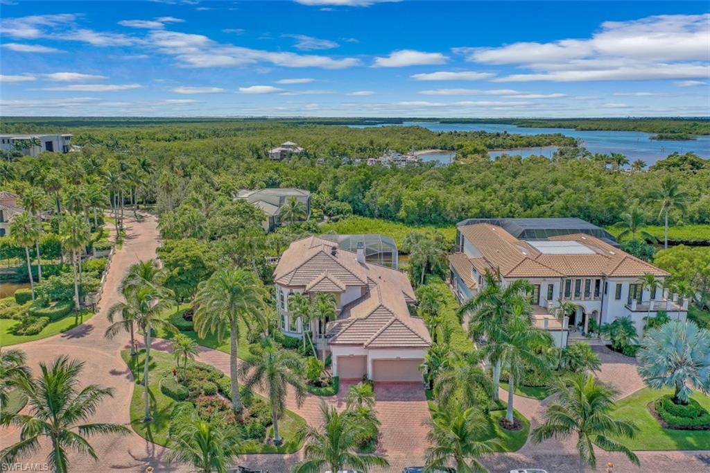 SOUTHPOINTE YACHT CLUB - Residential