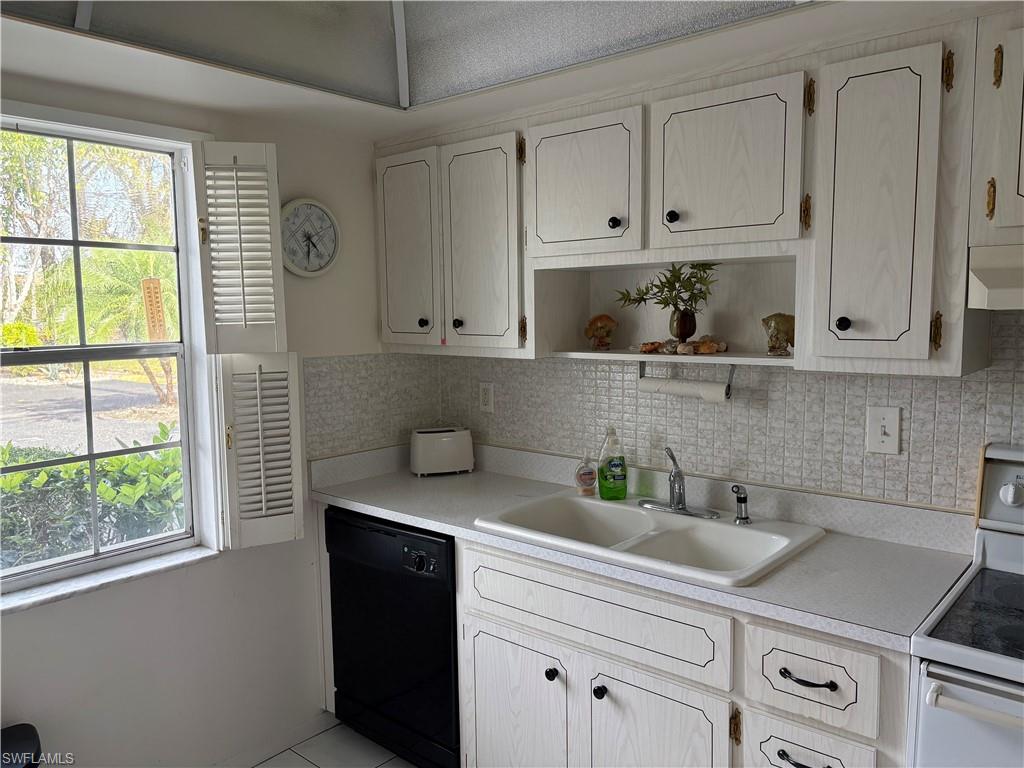 LAKE LAWN CONDO - Residential Lease