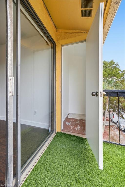 VILLAGE CREEK - Residential