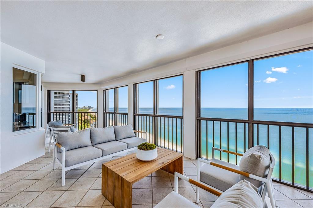 CARLYSLE AT BAY COLONY - Residential