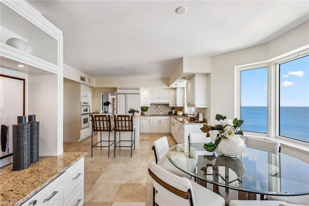 CARLYSLE AT BAY COLONY - Residential