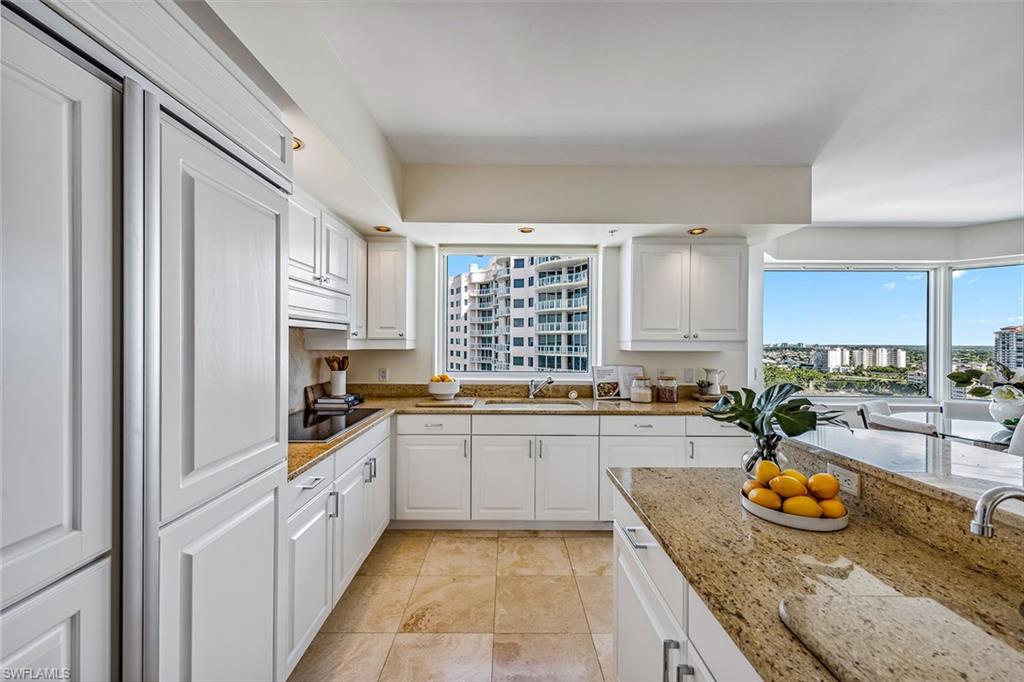 CARLYSLE AT BAY COLONY - Residential