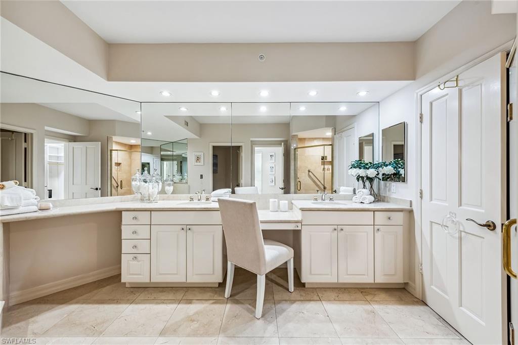 CARLYSLE AT BAY COLONY - Residential