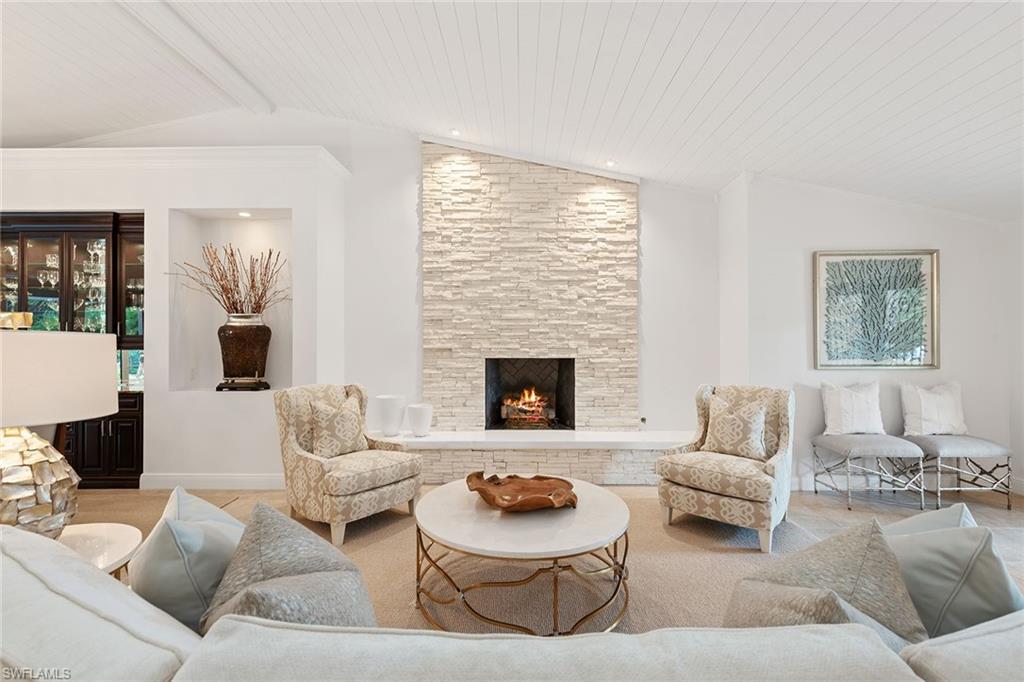 PELICAN BAY WOODS - Residential