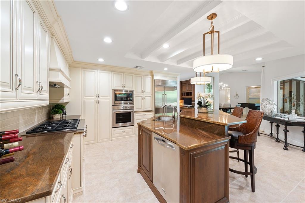 PELICAN BAY WOODS - Residential