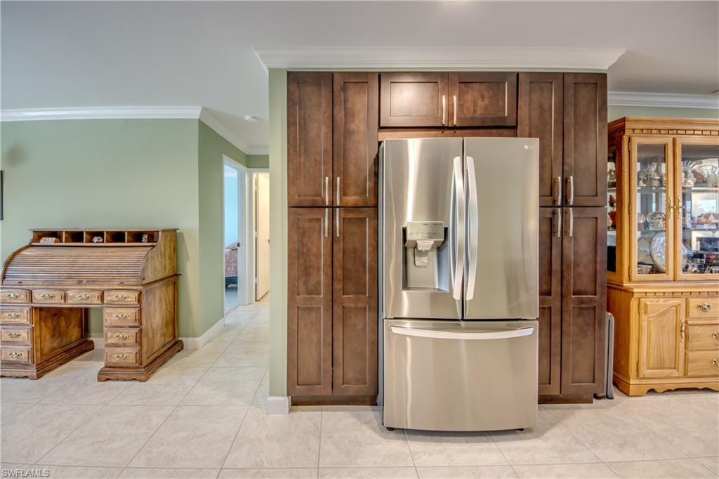 BAYSHORE CONDO - Residential