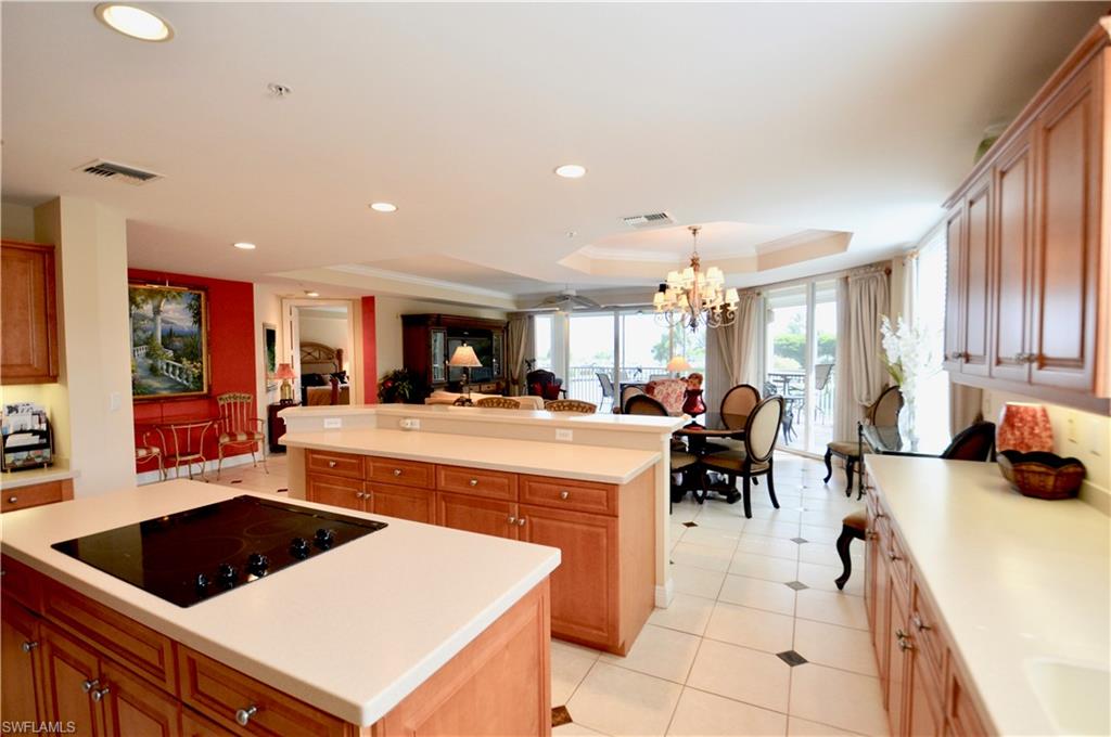 HARBOUR ISLE YACHT AND RACQUET CLUB CONDO - Residential