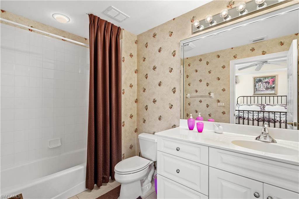 HARBOUR ISLE YACHT AND RACQUET CLUB CONDO - Residential