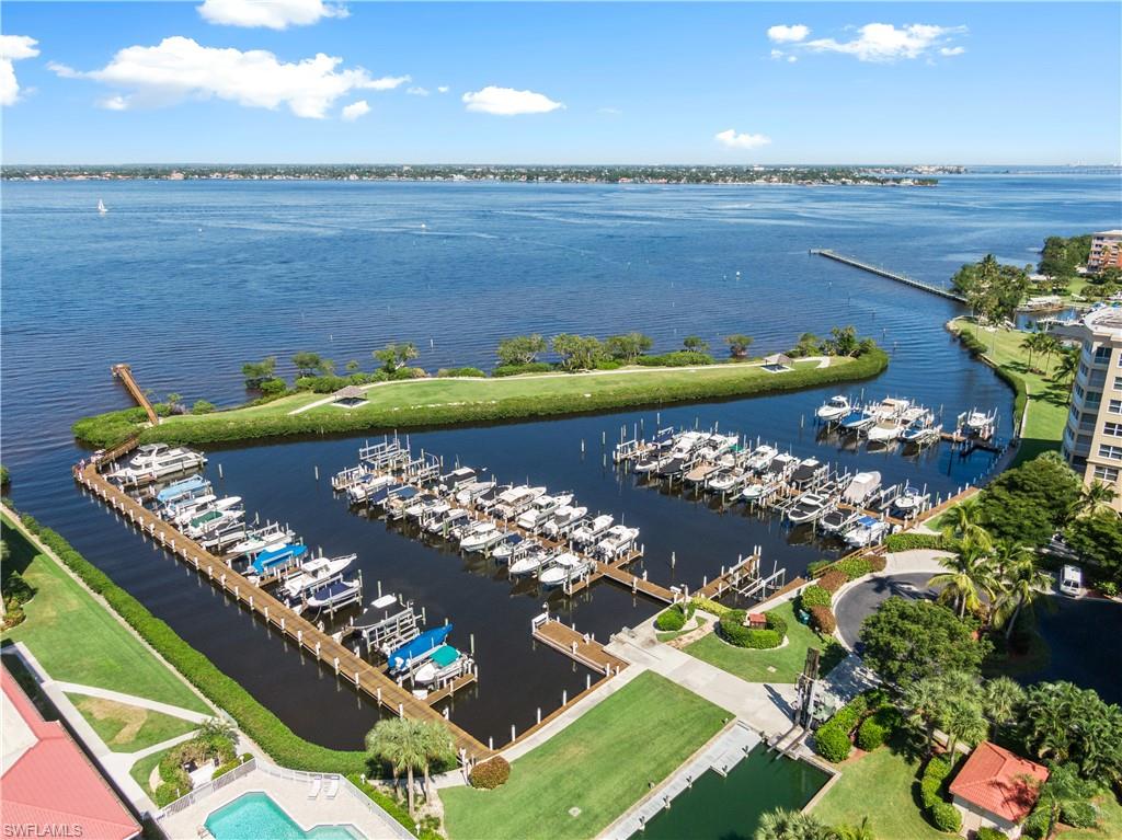 HARBOUR ISLE YACHT AND RACQUET CLUB CONDO - Residential