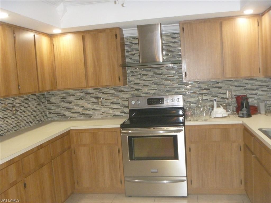 COUNTRY CLUB ESTATES - Residential