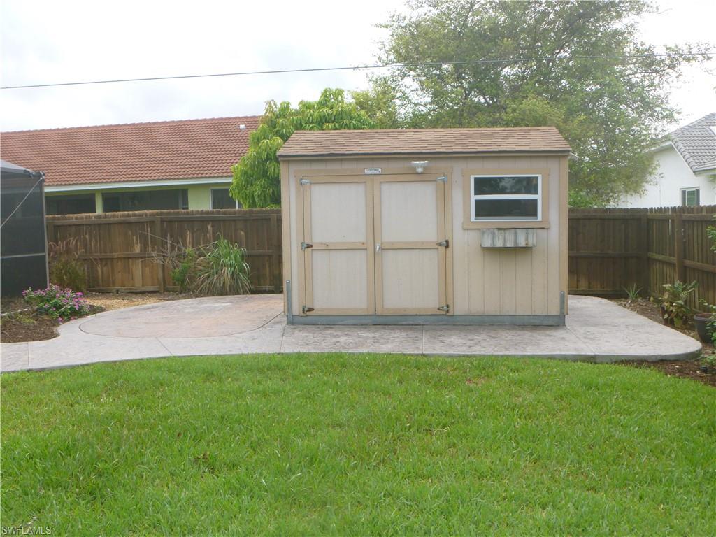 COUNTRY CLUB ESTATES - Residential