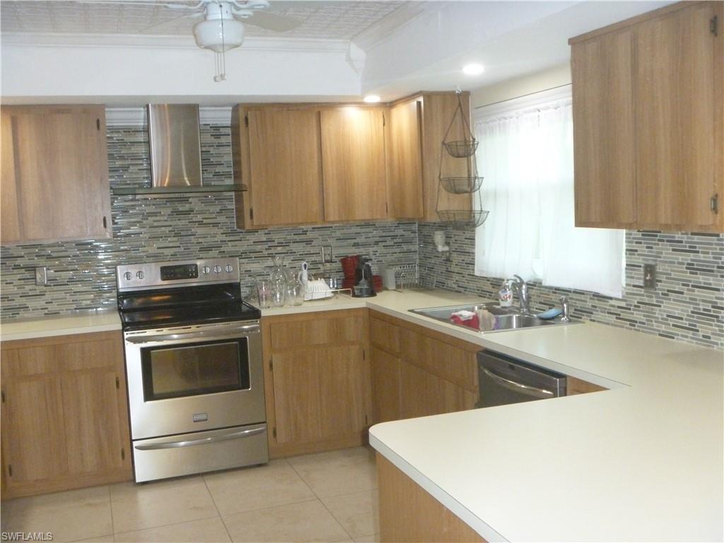 COUNTRY CLUB ESTATES - Residential