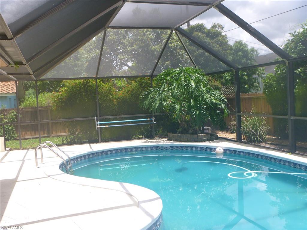 COUNTRY CLUB ESTATES - Residential